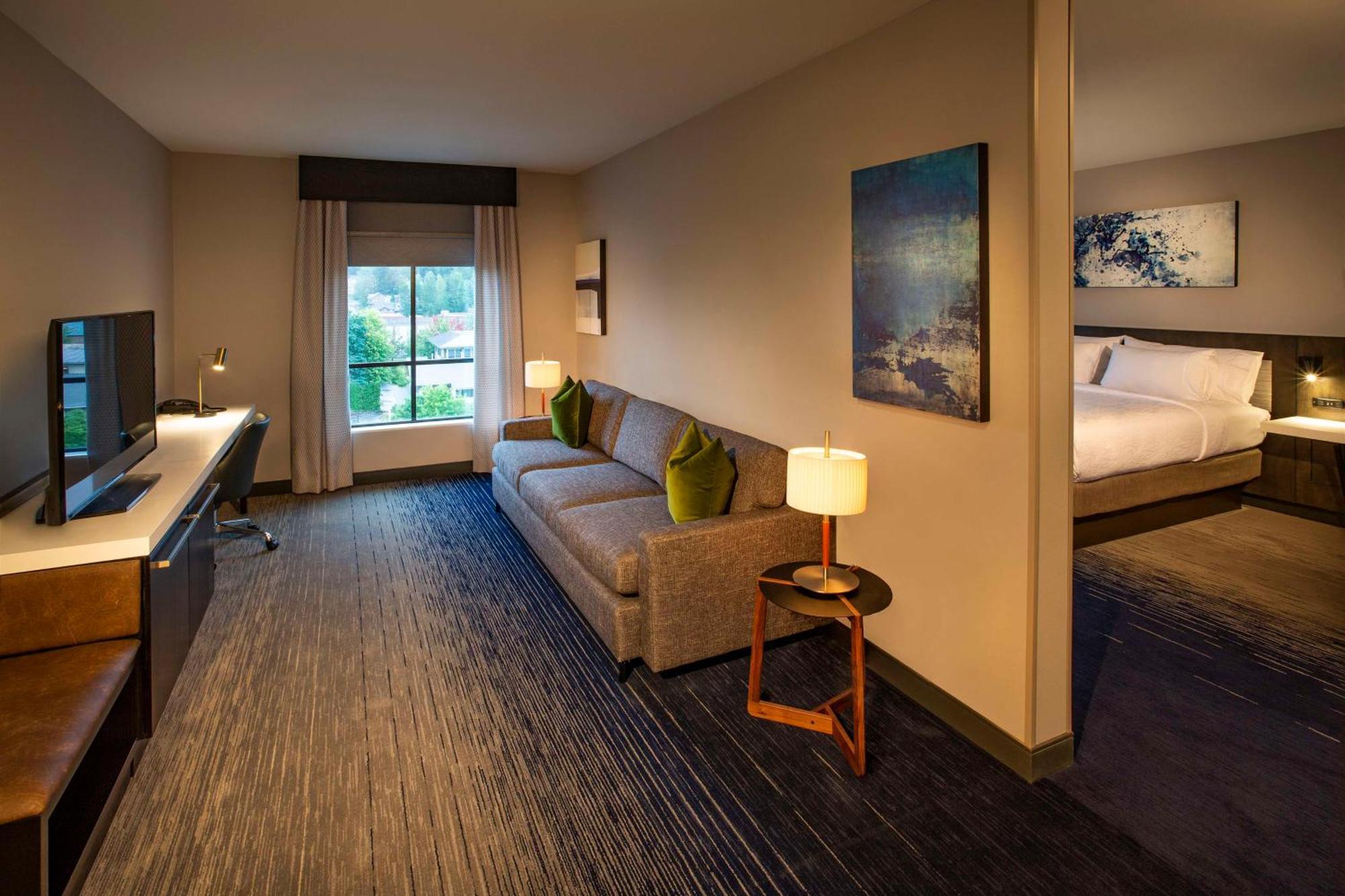 Hilton Garden Inn Redmond Wa Exterior photo