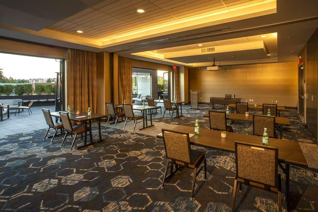 Hilton Garden Inn Redmond Wa Facilities photo